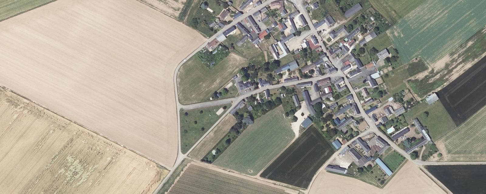 Vue aérienne de Pré-Saint-Martin (Eure-et-Loir)