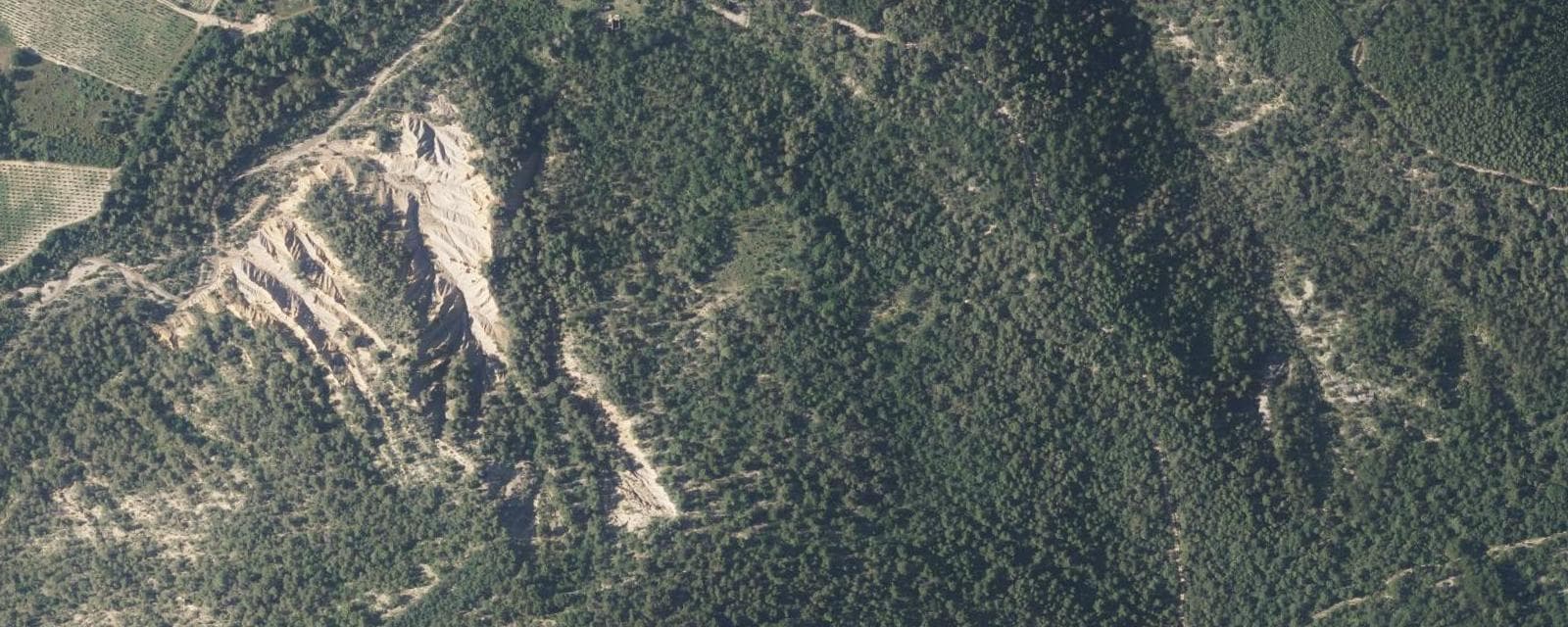 Vue aérienne de Propiac (Drôme)