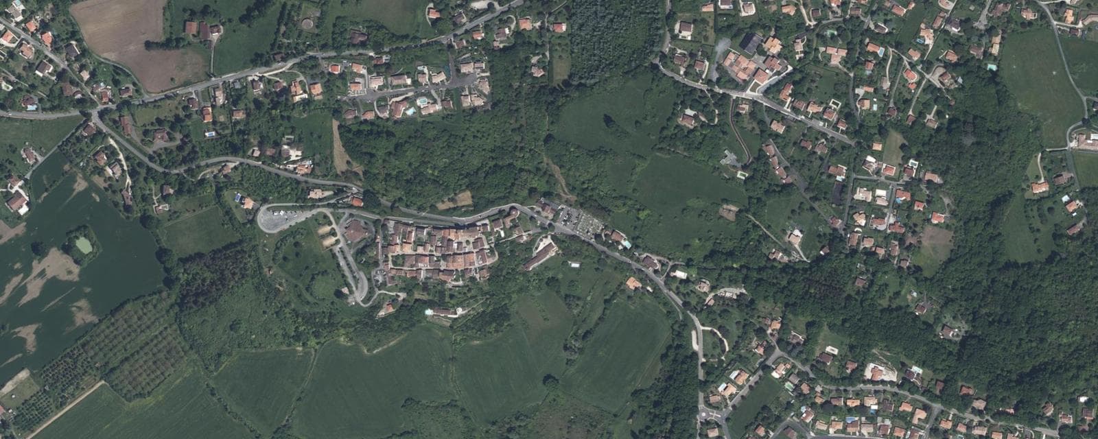 Vue aérienne de Pujols (Lot-et-Garonne)