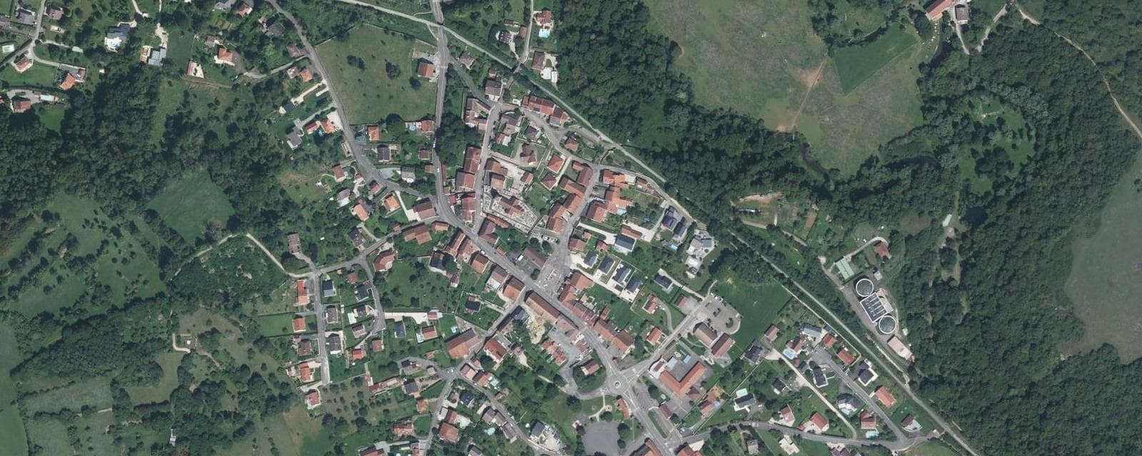 Vue aérienne de Quincey (Haute-Saône)