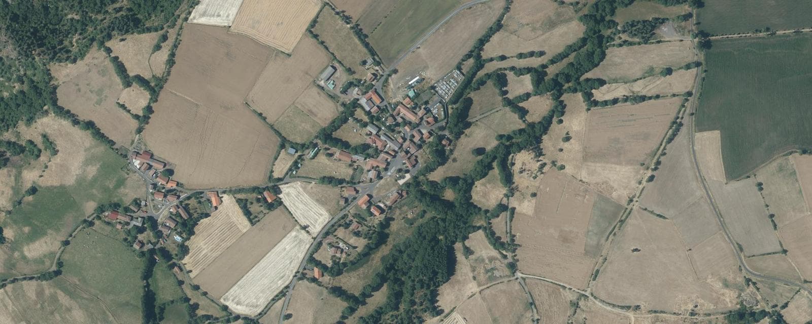 Vue aérienne de Rauret (Haute-Loire)