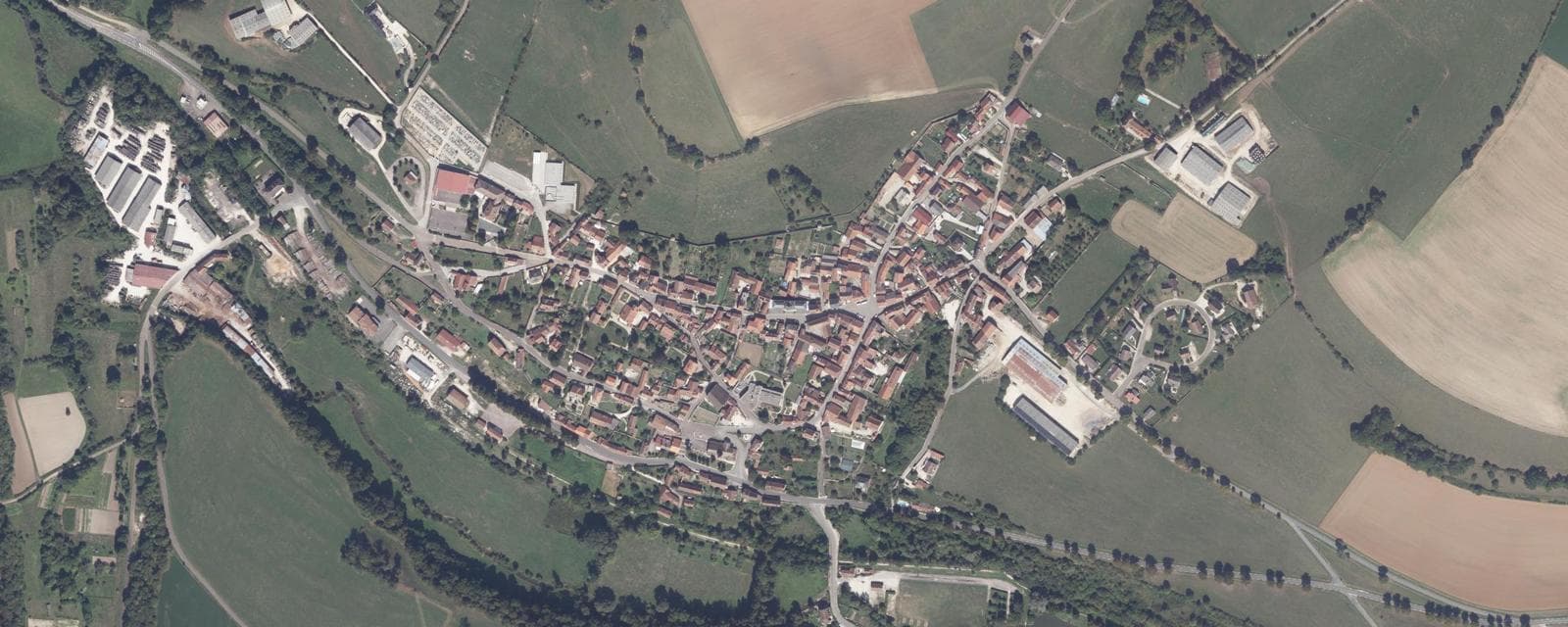 Vue aérienne de Recey-sur-Ource (Côte-d'Or)