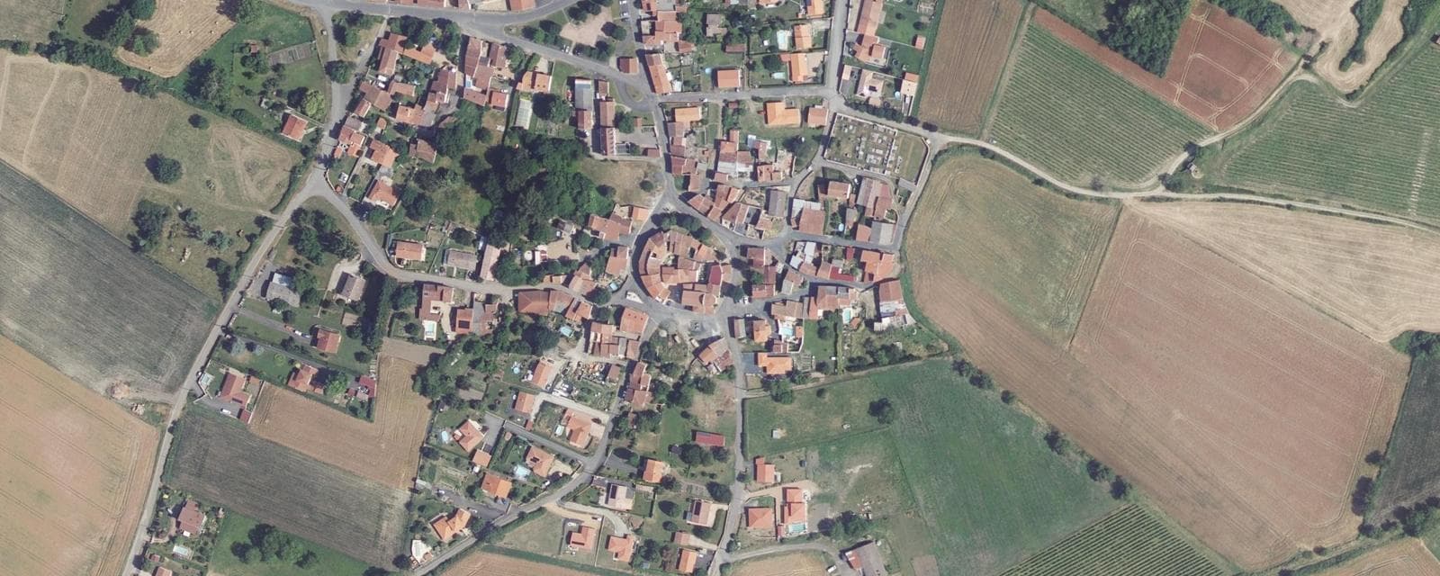 Vue aérienne de Reignat (Puy-de-Dôme)
