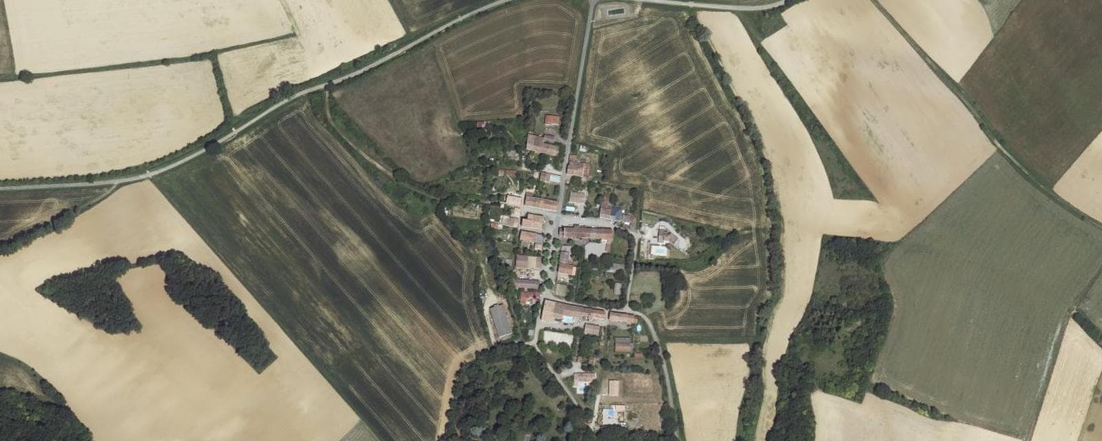 Vue aérienne de Ribouisse (Aude)