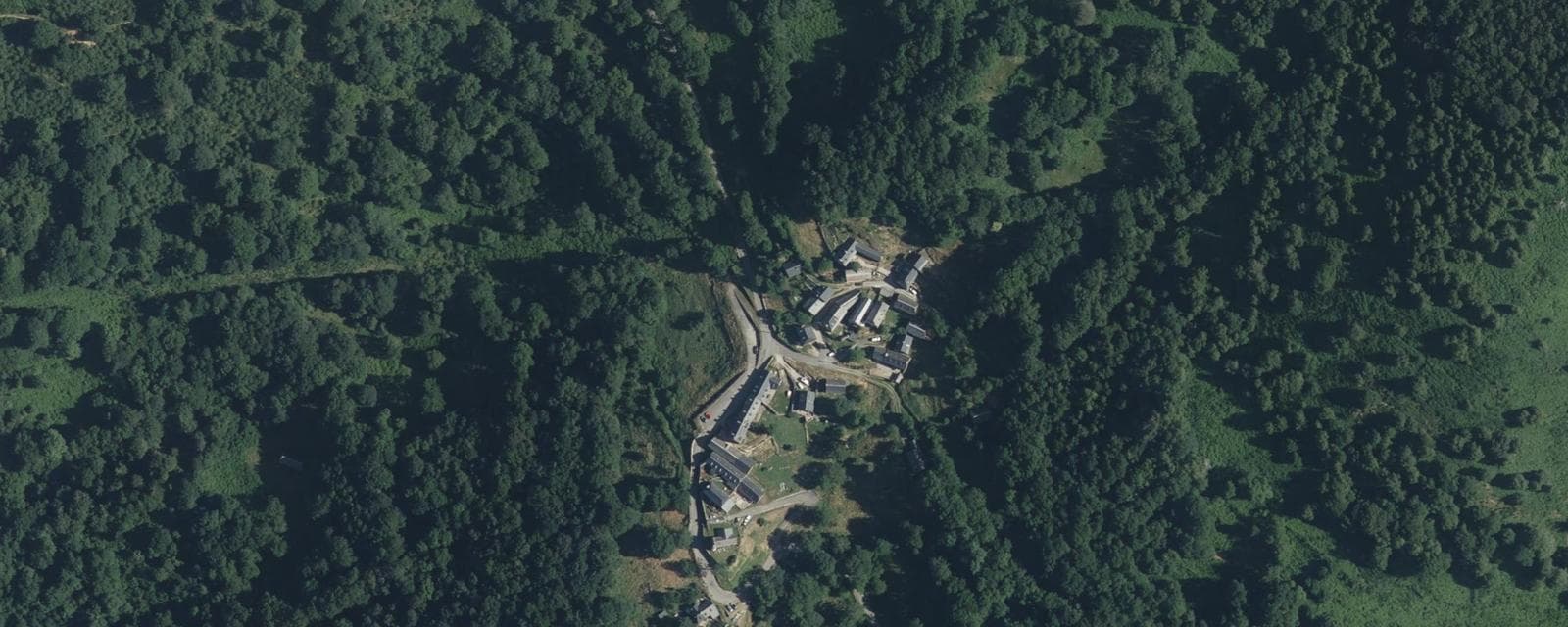Vue aérienne de Ris (Hautes-Pyrénées)
