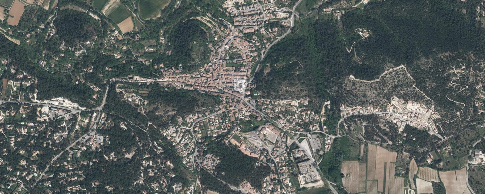 Vue aérienne de Rognes (Bouches-du-Rhône)