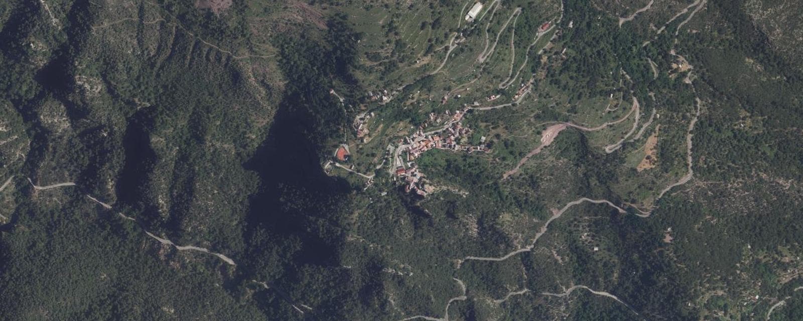 Vue aérienne de Roure (Alpes-Maritimes)