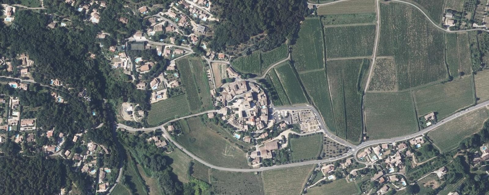 Vue aérienne de Saint-Alexandre (Gard)