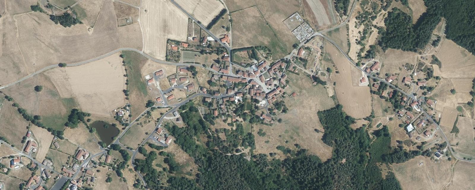 Vue aérienne de Saint-André-de-Chalencon (Haute-Loire)