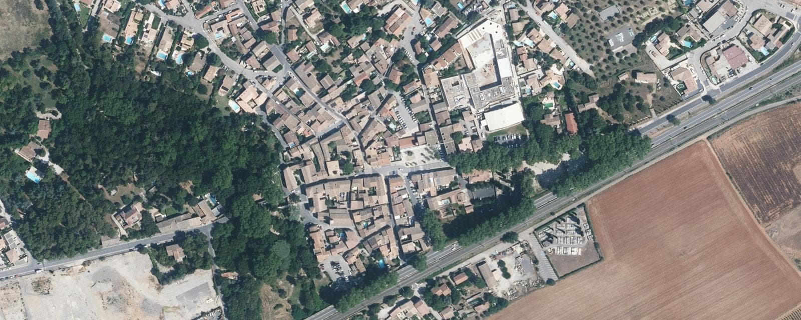 Vue aérienne de Saint-Brès (Hérault)