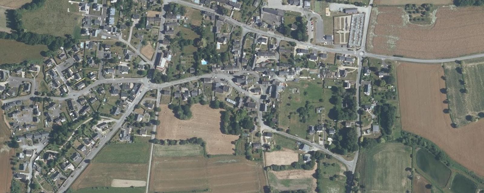 Vue aérienne de Saint-Carné (Côtes-d'Armor)