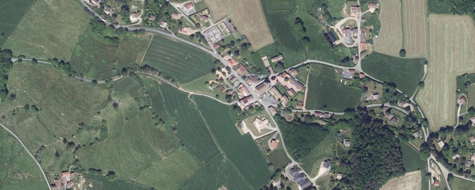 Vue aérienne de Saint-Clément-de-Vers (Rhône)