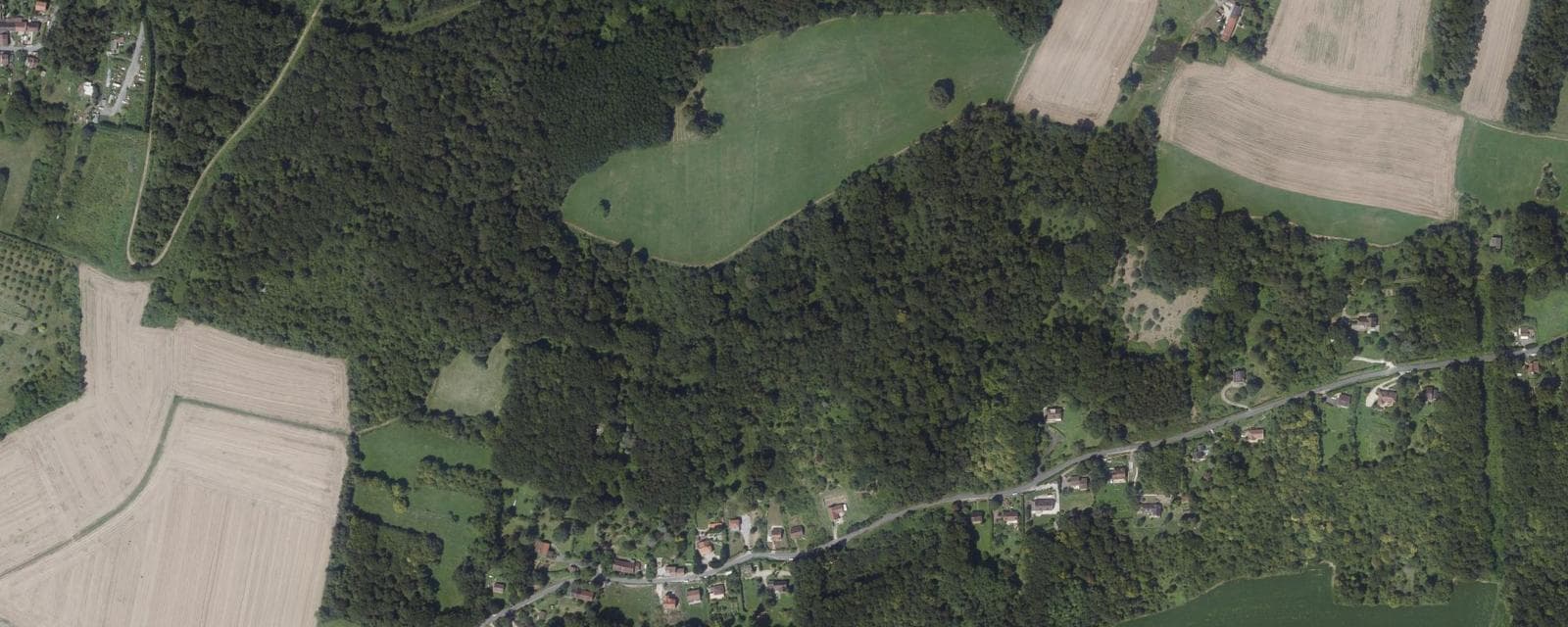 Vue aérienne de Saint-Cyr-sur-Morin (Seine-et-Marne)