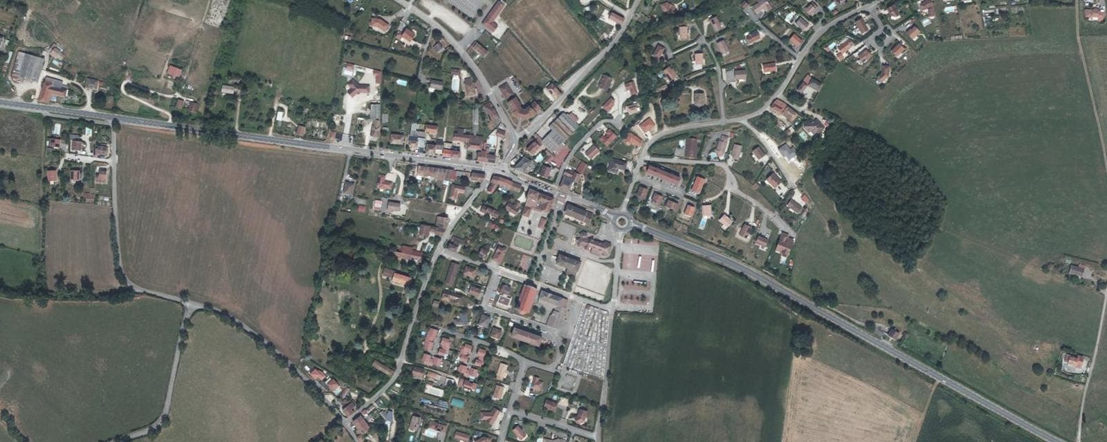 Vue aérienne de Saint-Didier-de-la-Tour (Isère)