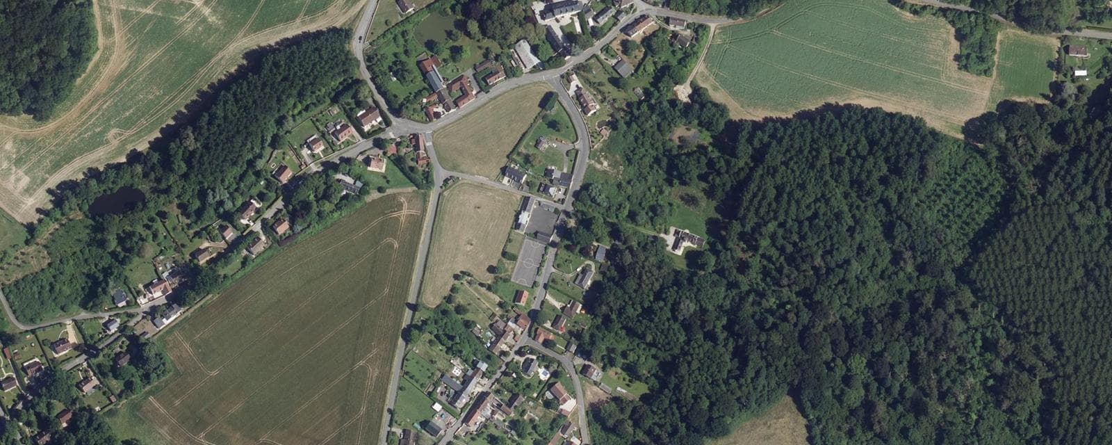 Vue aérienne de Saint-Étienne-Roilaye (Oise)