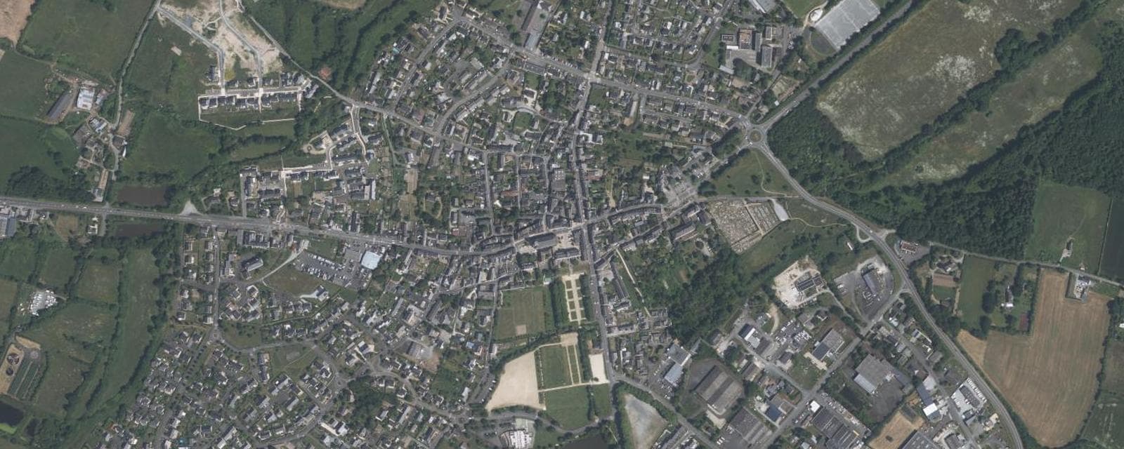 Vue aérienne de Saint-Georges-sur-Loire (Maine-et-Loire)