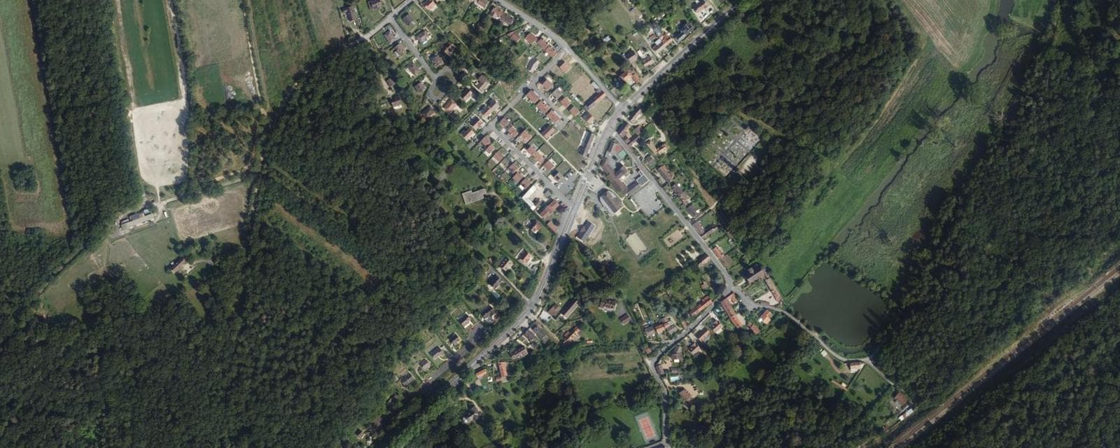 Vue aérienne de Saint-Hilarion (Yvelines)