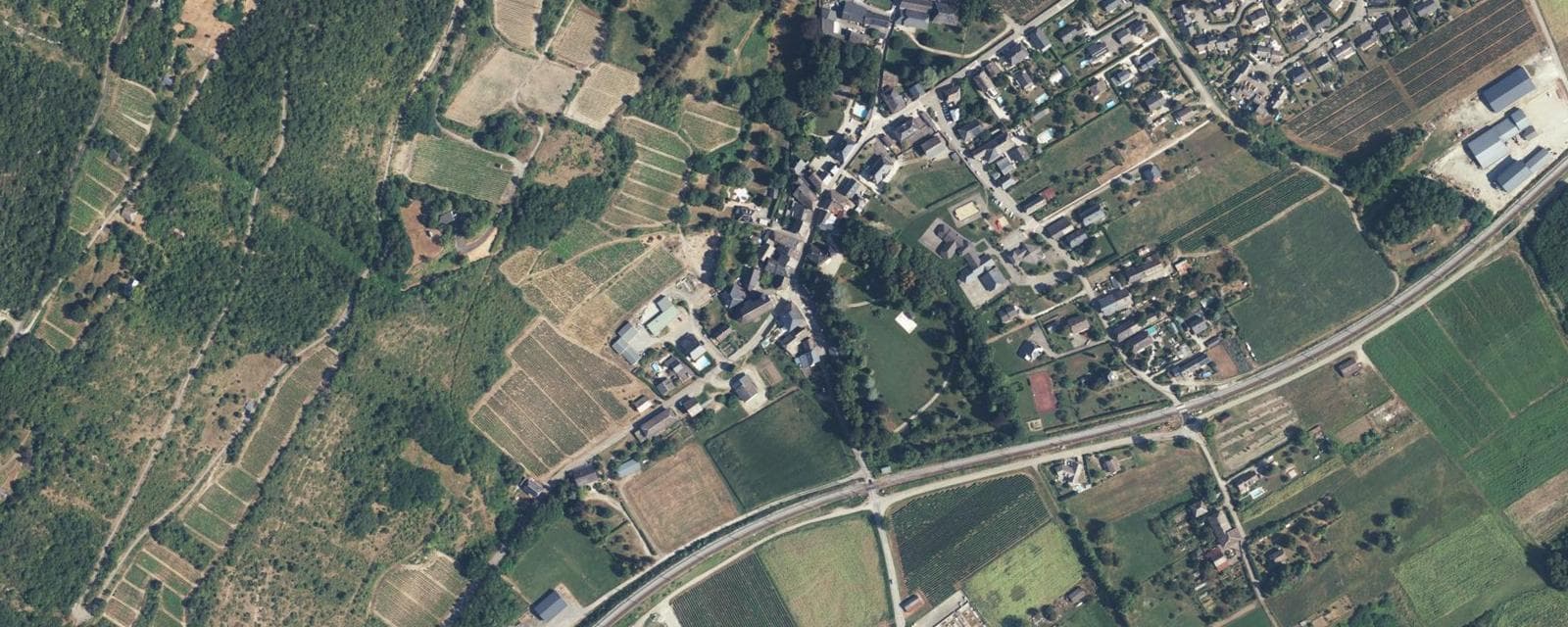 Vue aérienne de Saint-Jean-de-la-Porte (Savoie)