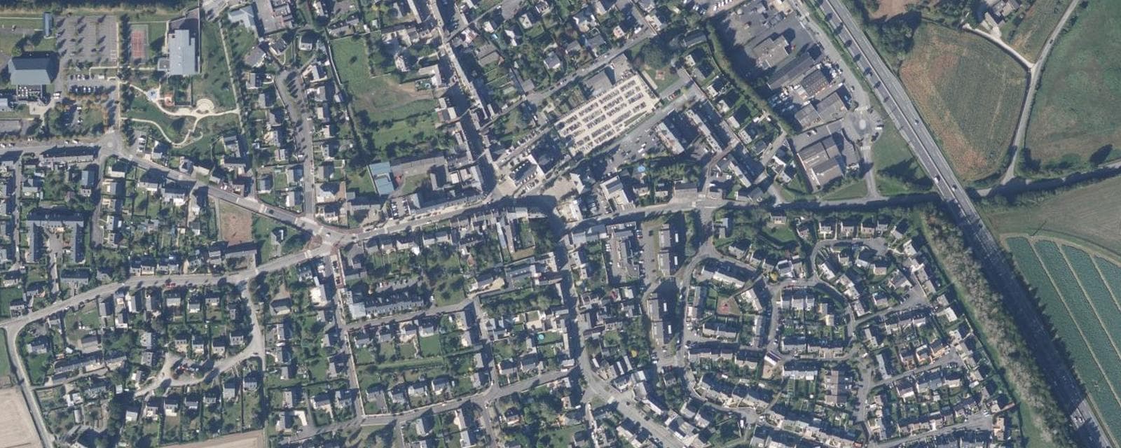Vue aérienne de Saint-Jouan-des-Guérets (Ille-et-Vilaine)