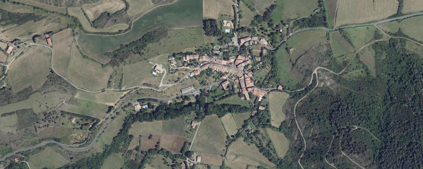 Vue aérienne de Saint-Julia-de-Bec (Aude)