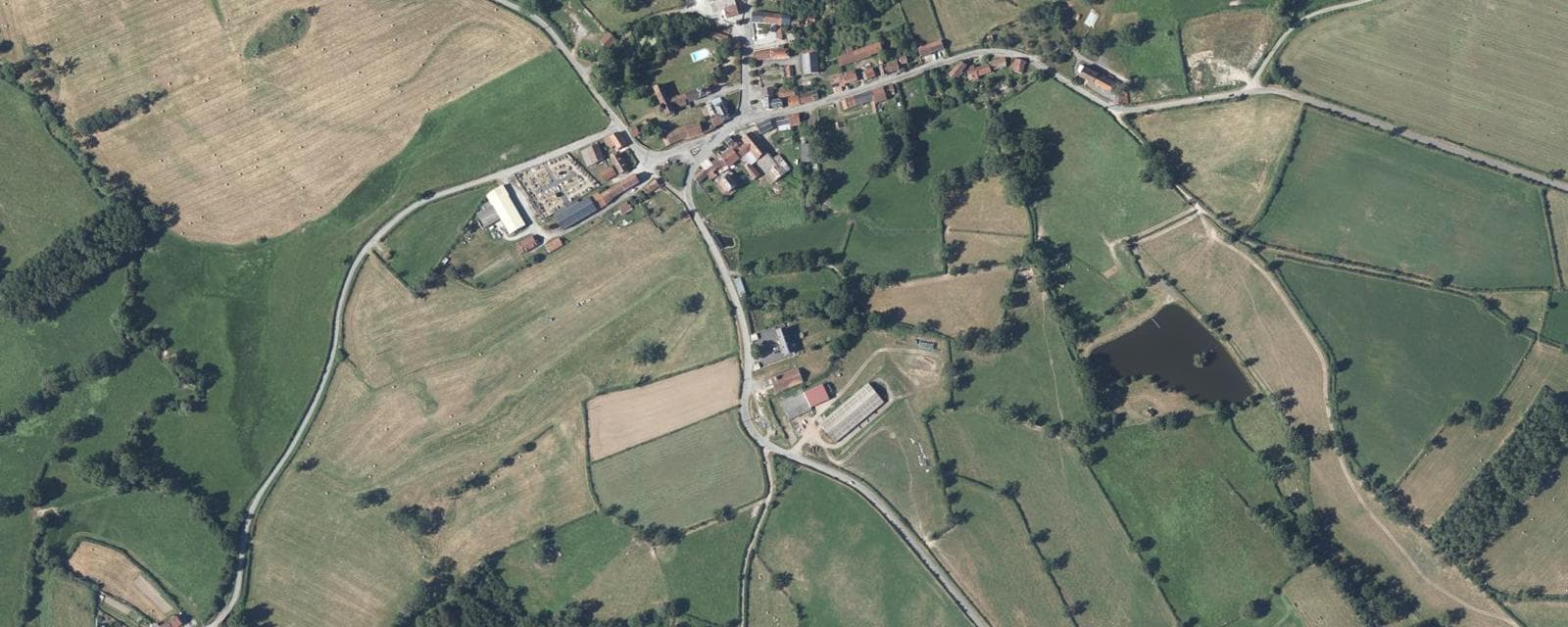 Vue aérienne de Saint-Julien-le-Châtel (Creuse)