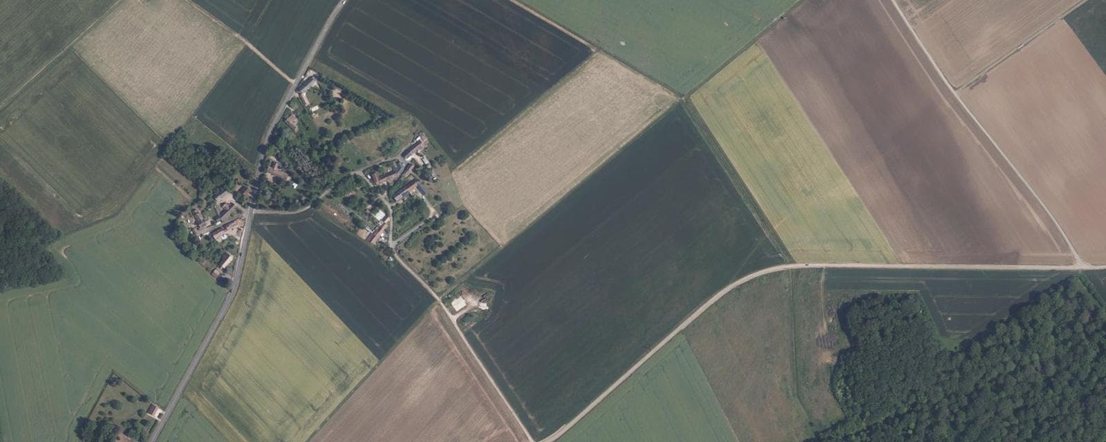Vue aérienne de Saint-Laurent-des-Bois (Loir-et-Cher)