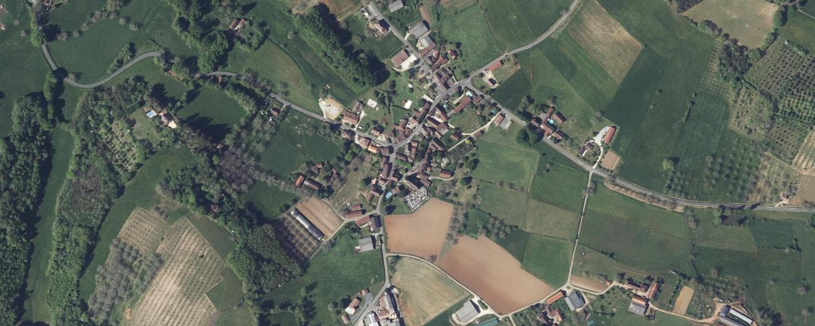 Vue aérienne de Saint-Laurent-la-Vallée (Dordogne)