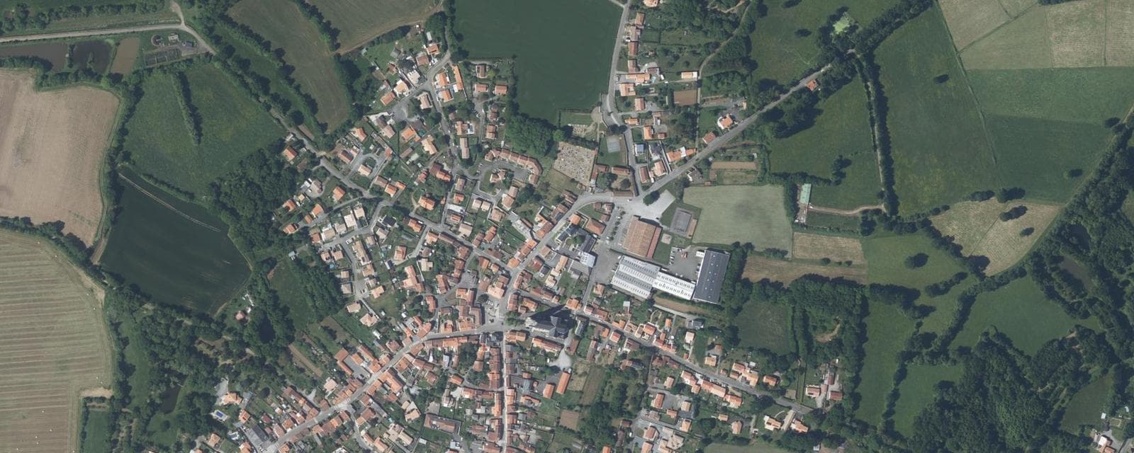 Vue aérienne de Saint-Lumine-de-Coutais (Loire-Atlantique)