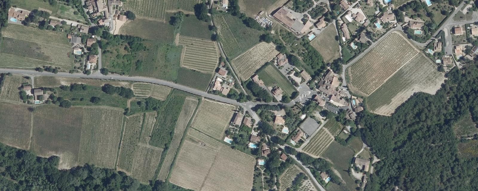 Vue aérienne de Saint-Marcellin-lès-Vaison (Vaucluse)