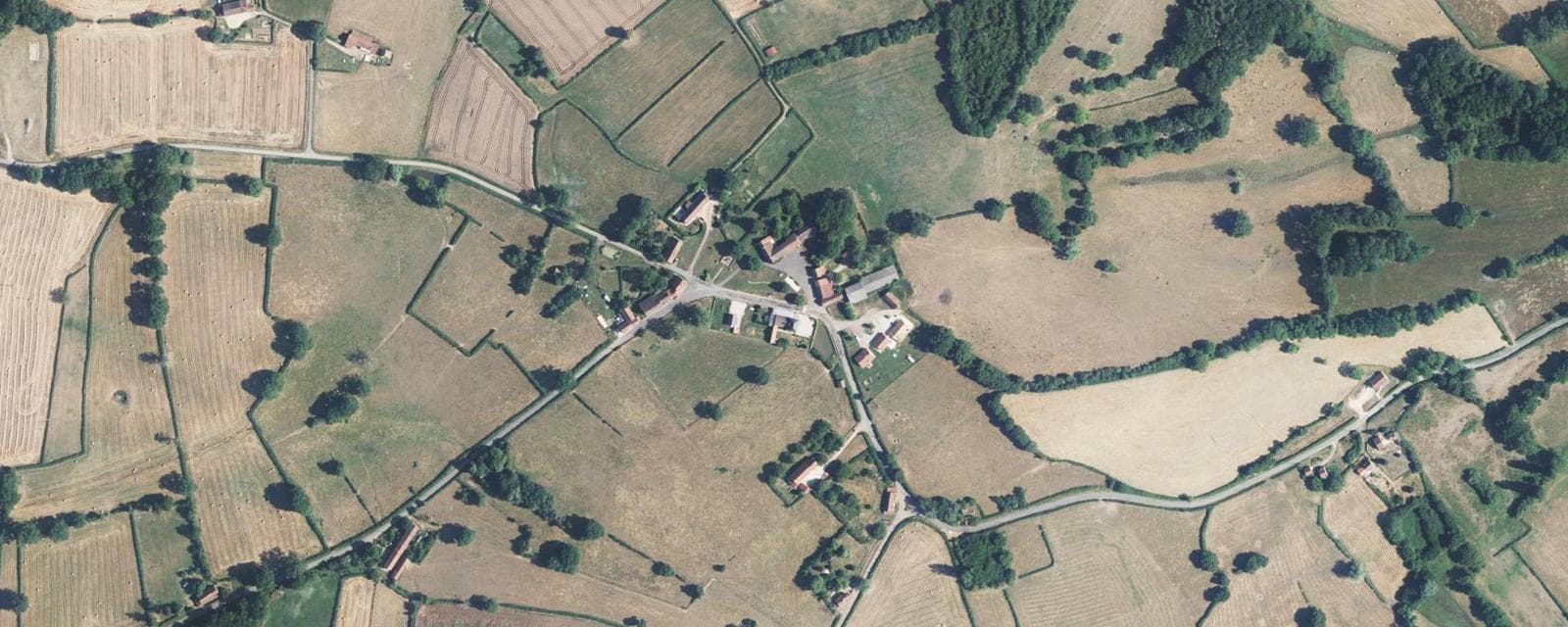 Vue aérienne de Saint-Martin-de-Commune (Saône-et-Loire)