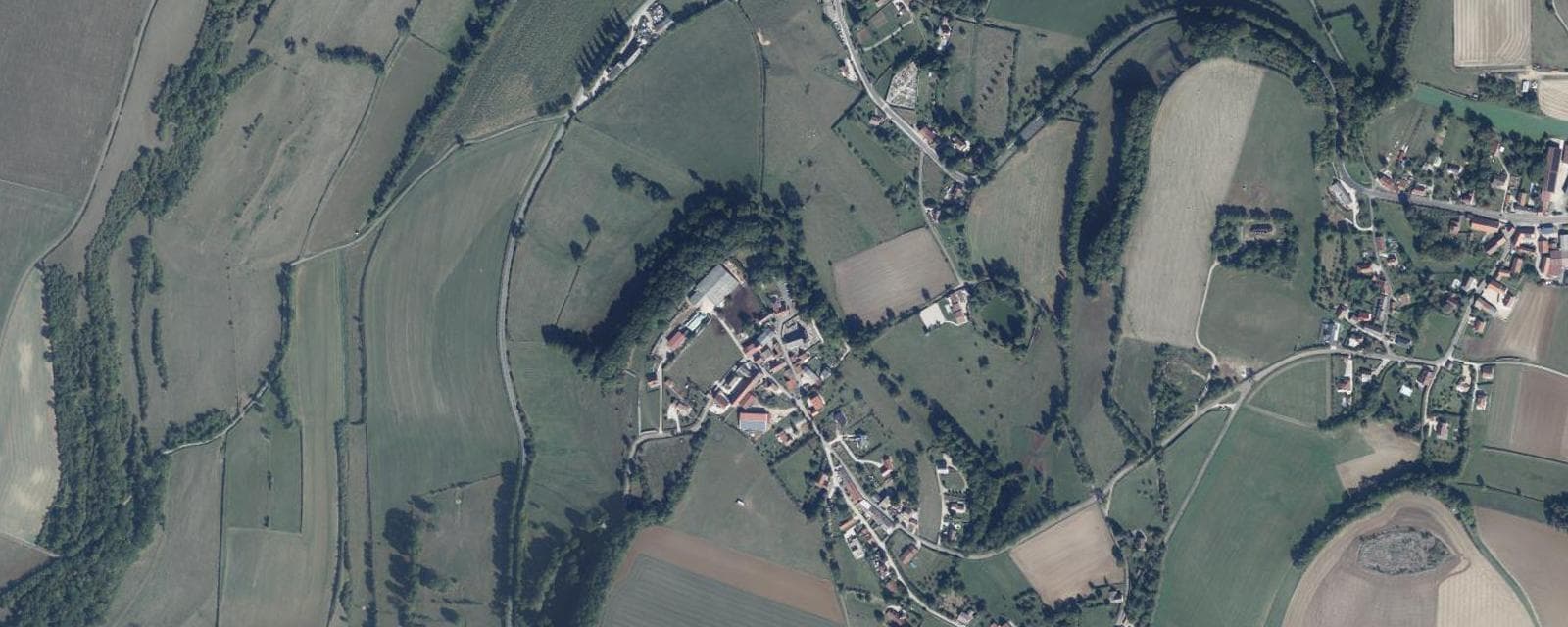 Vue aérienne de Saint-Martin-du-Mont (Côte-d'Or)