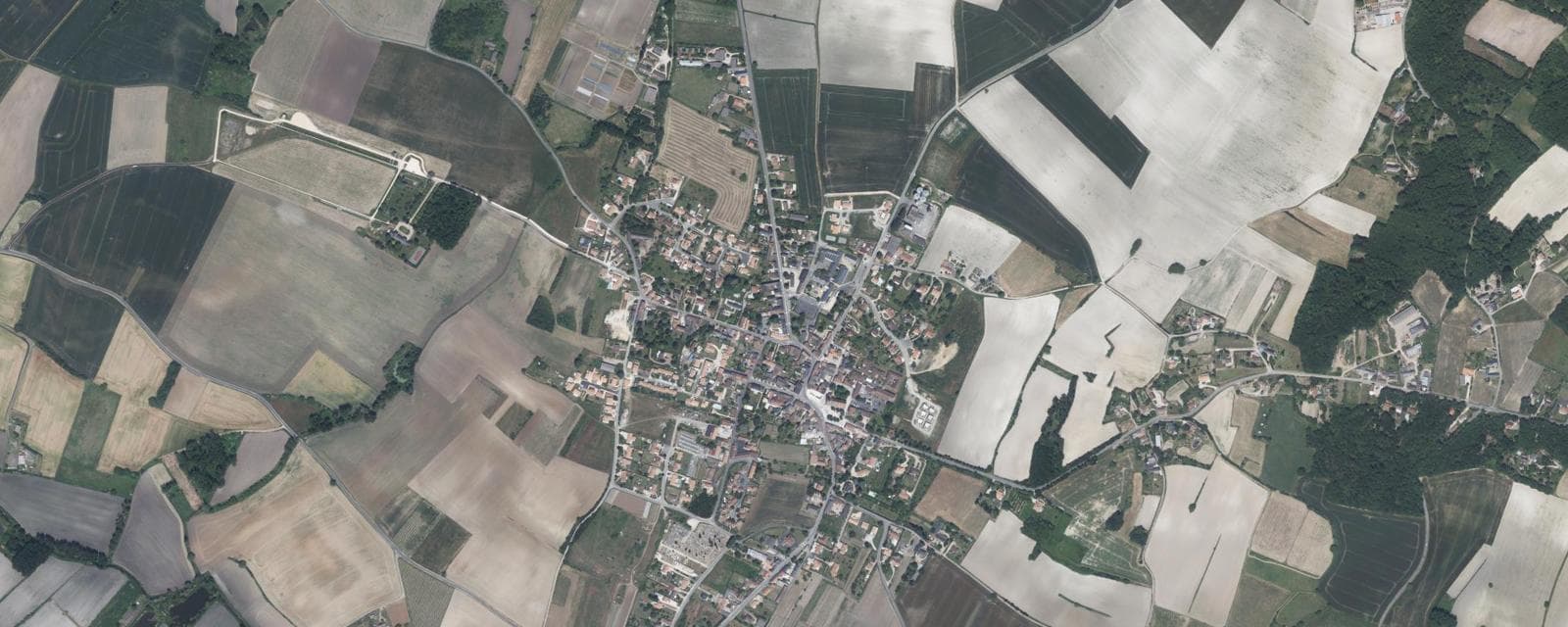 Vue aérienne de Saint-Martin-la-Pallu (Vienne)