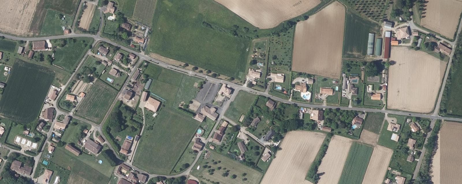 Vue aérienne de Saint-Martin-Petit (Lot-et-Garonne)
