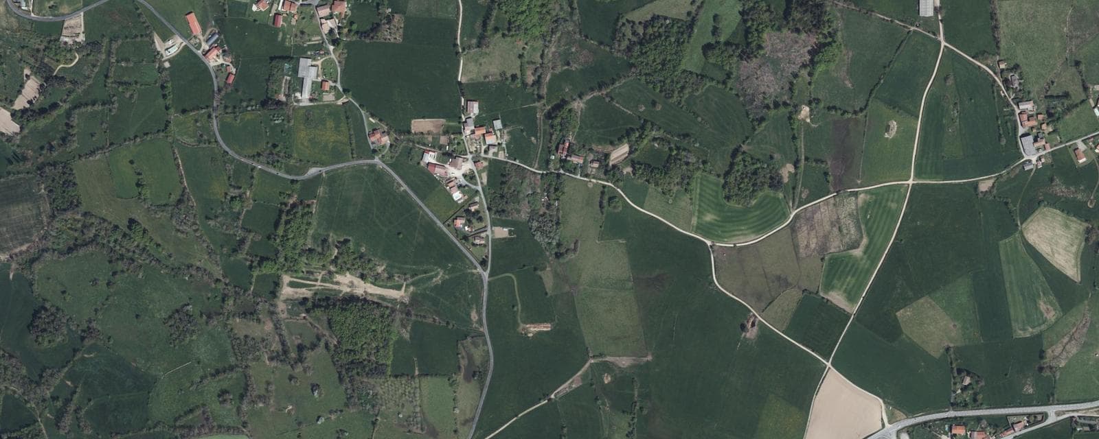 Vue aérienne de Saint-Maurice-en-Gourgois (Loire)