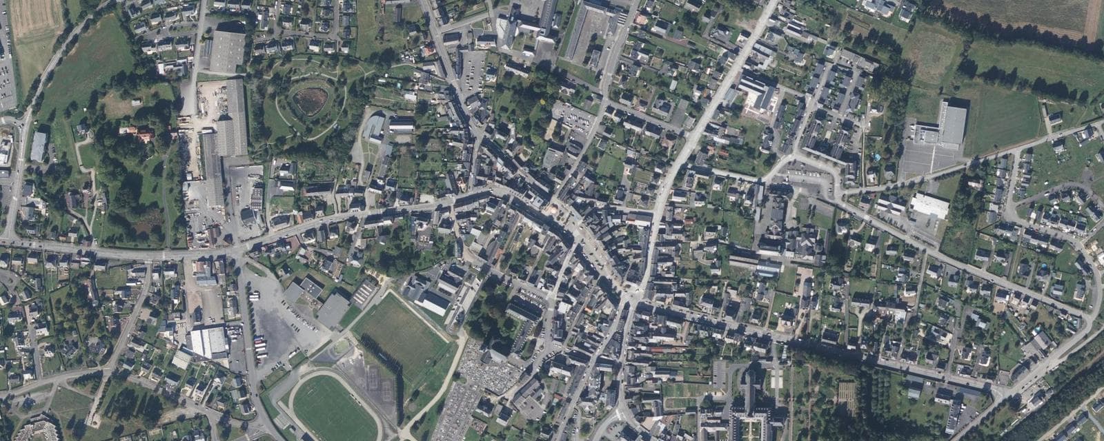 Vue aérienne de Saint-Méen-le-Grand (Ille-et-Vilaine)