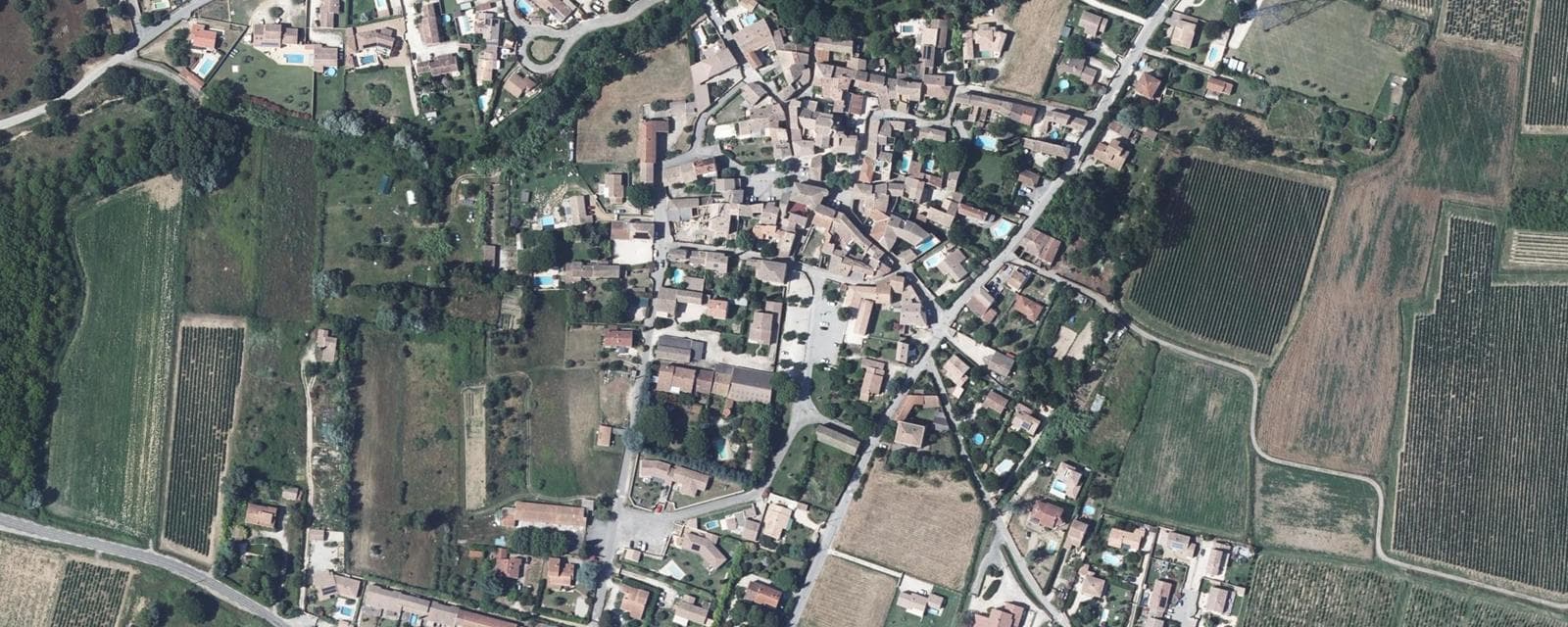 Vue aérienne de Saint-Paul-les-Fonts (Gard)