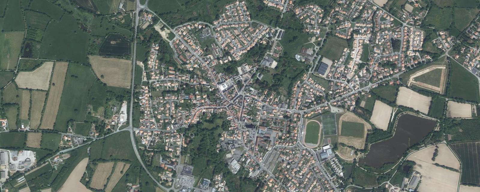 Vue aérienne de Saint-Père-en-Retz (Loire-Atlantique)