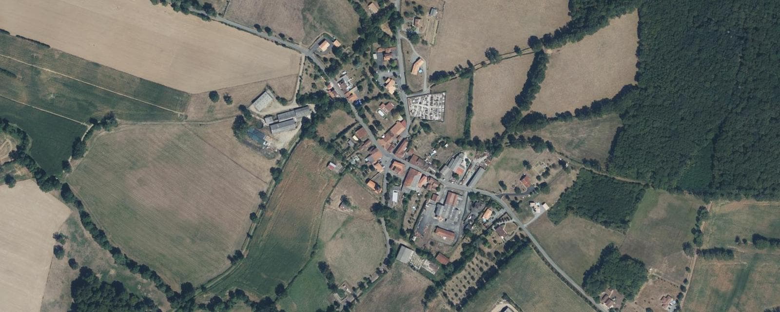 Vue aérienne de Saint-Quentin-sur-Charente (Charente)