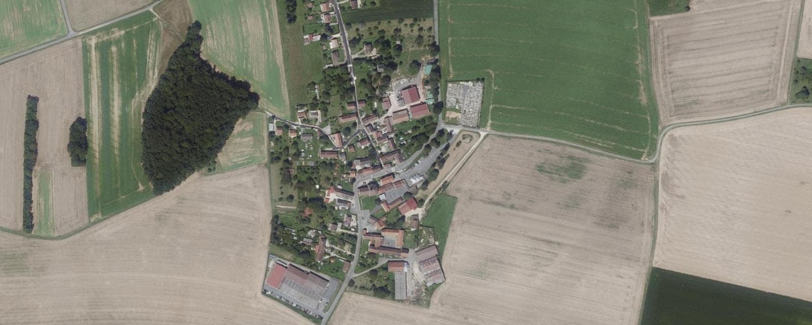 Vue aérienne de Saint-Rémy-de-la-Vanne (Seine-et-Marne)