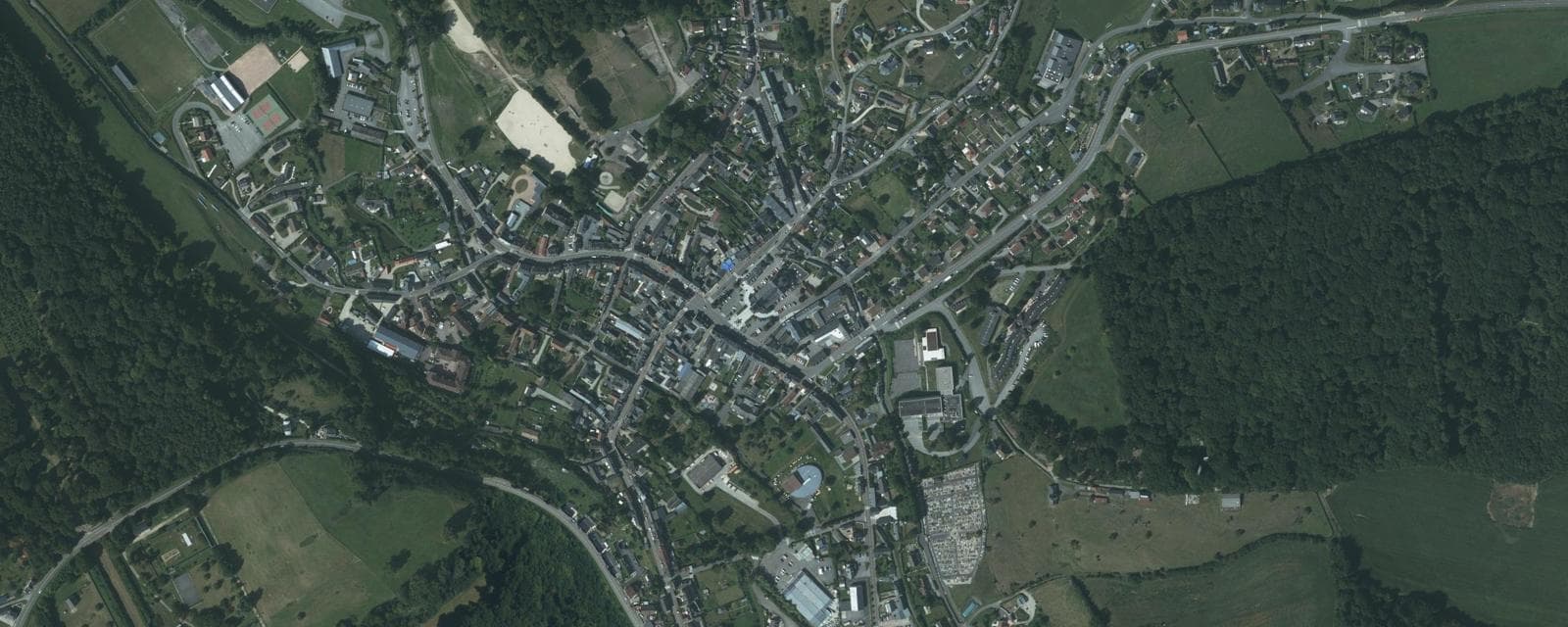 Vue aérienne de Saint-Saëns (Seine-Maritime)