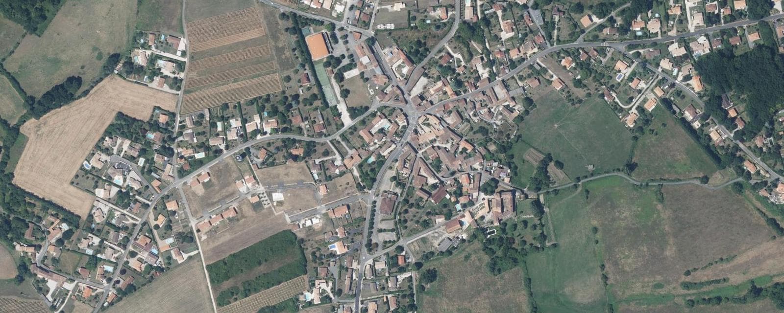 Vue aérienne de Saint-Saturnin (Charente)