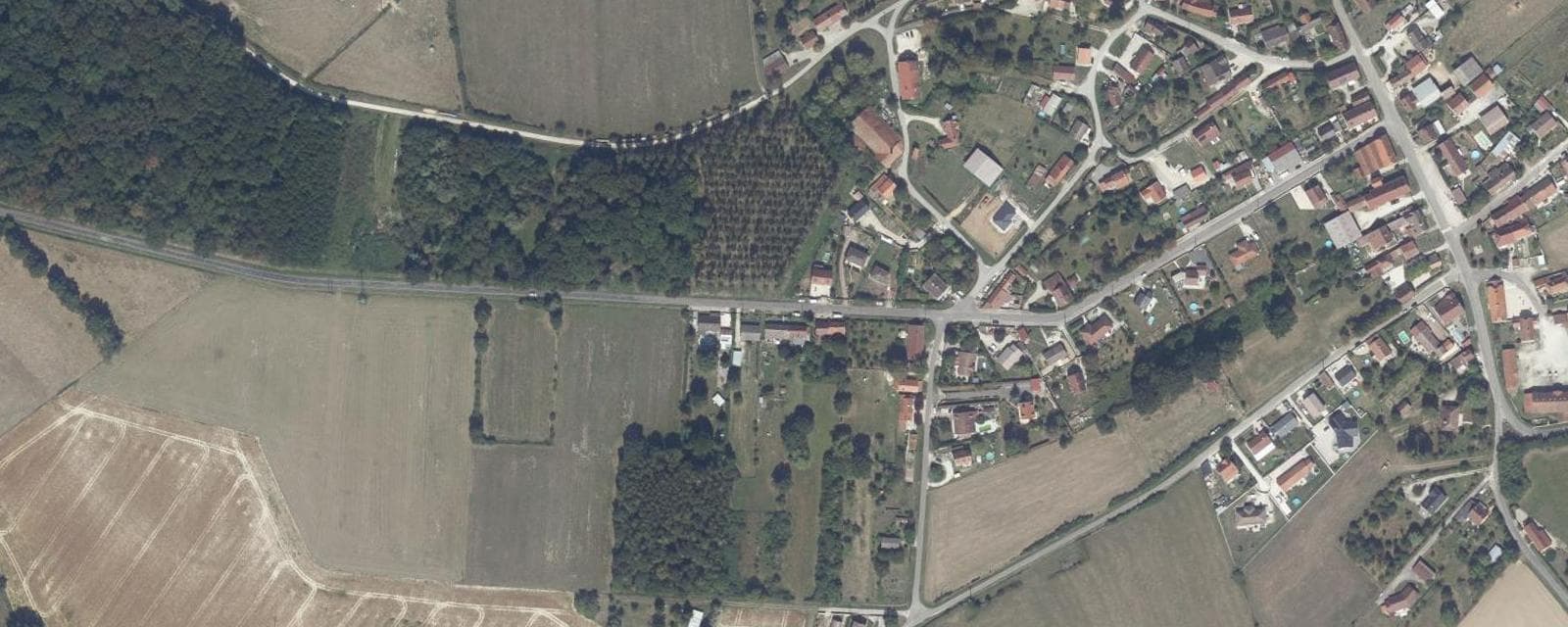 Vue aérienne de Saint-Sauveur (Côte-d'Or)