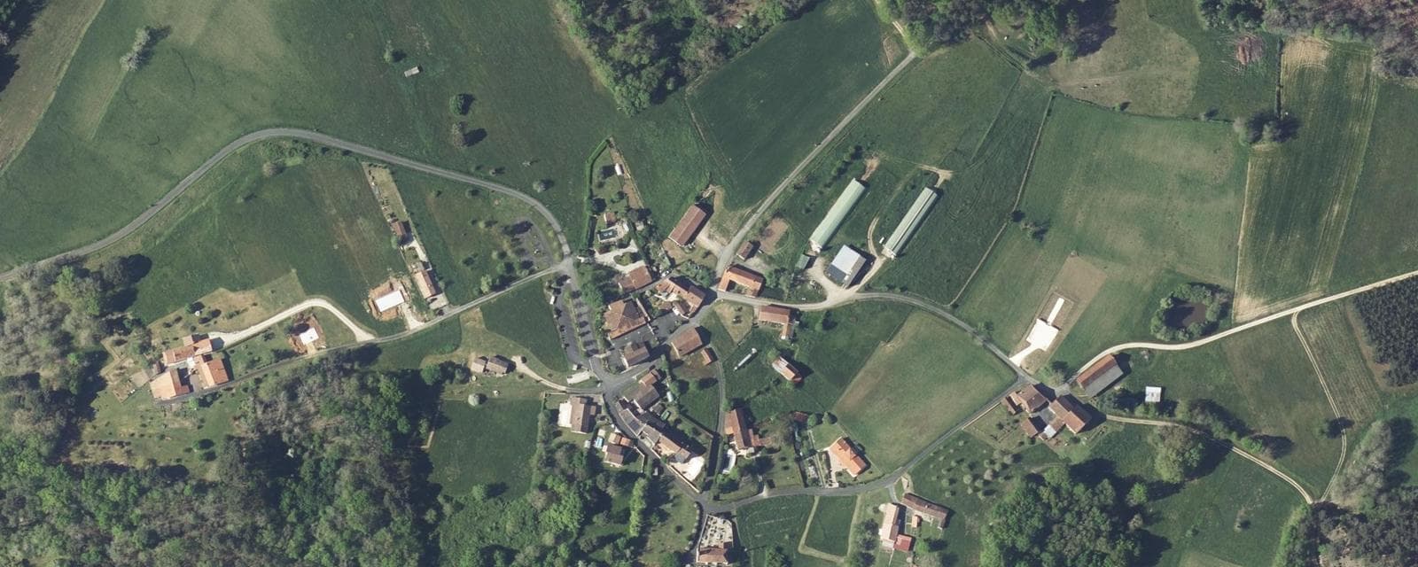 Vue aérienne de Saint-Séverin-d'Estissac (Dordogne)