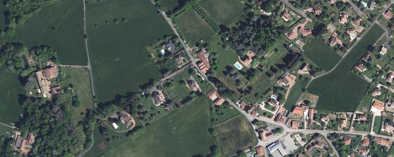 Vue aérienne de Saint-Vincent-de-Boisset (Loire)