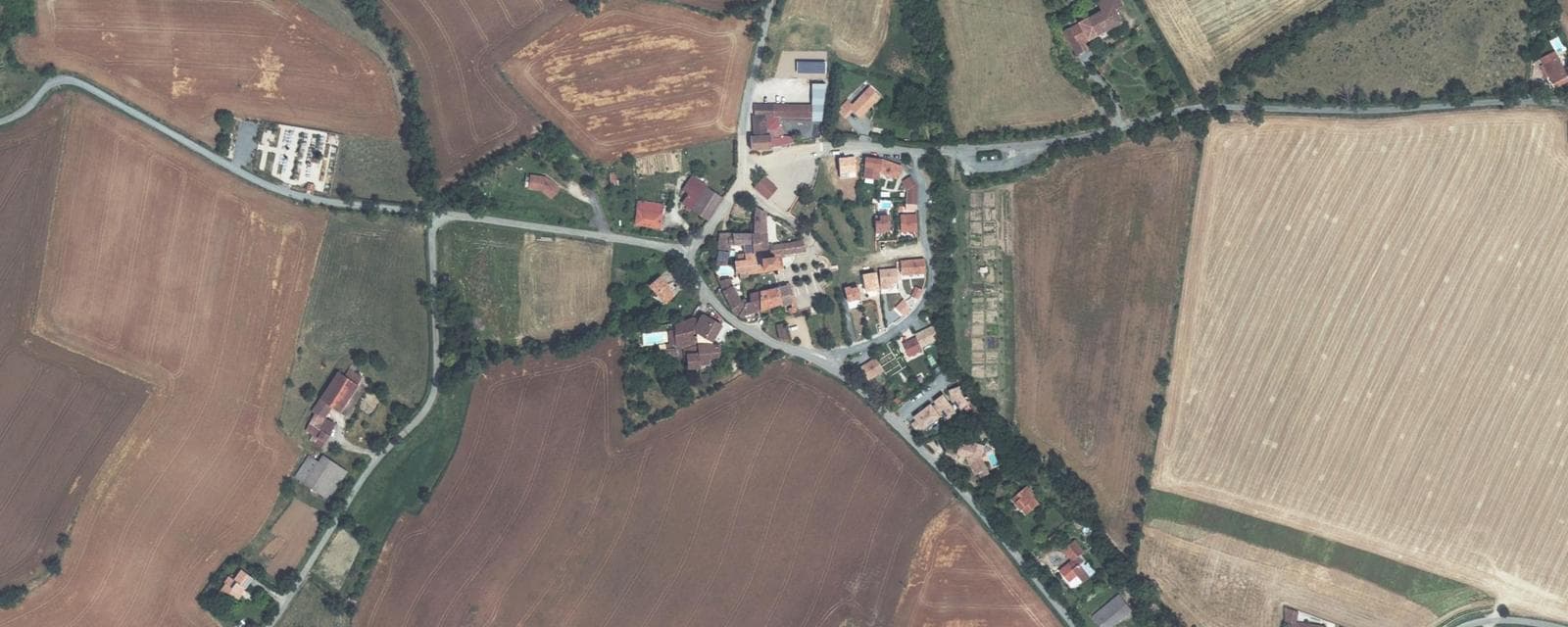 Vue aérienne de Sainte-Croix (Tarn)