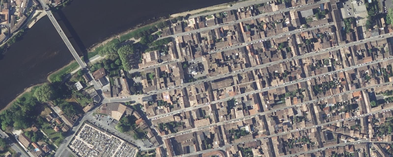 Vue aérienne de Sainte-Foy-la-Grande (Gironde)