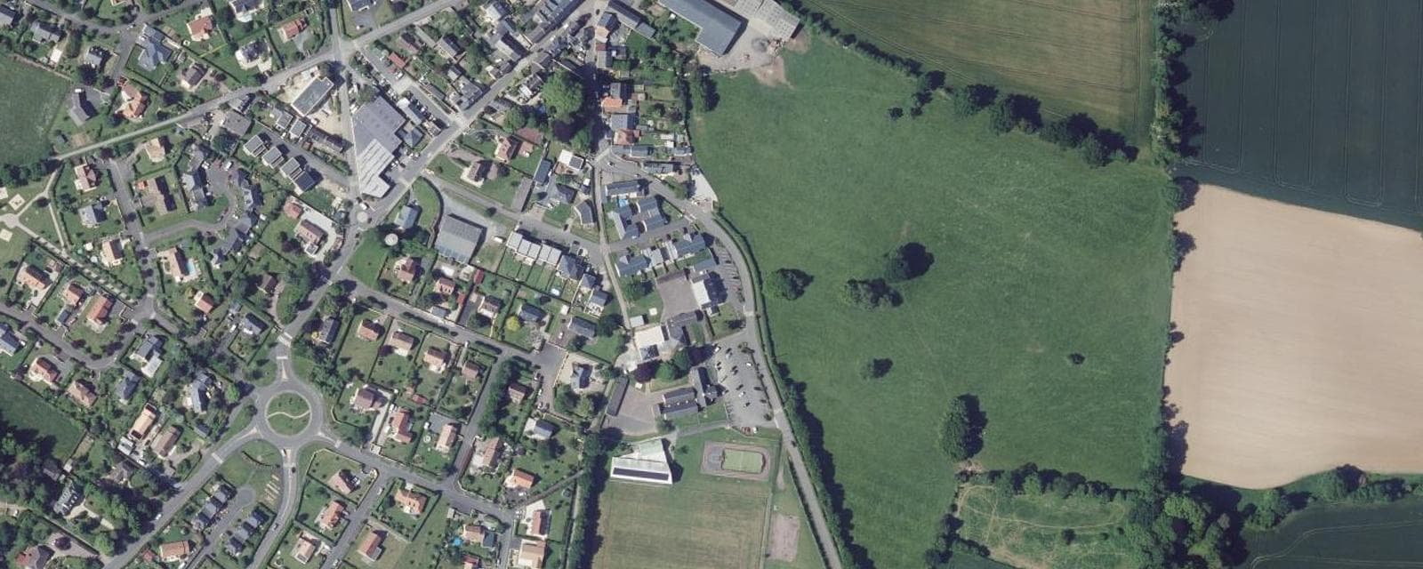 Vue aérienne de Sainte-Honorine-du-Fay (Calvados)