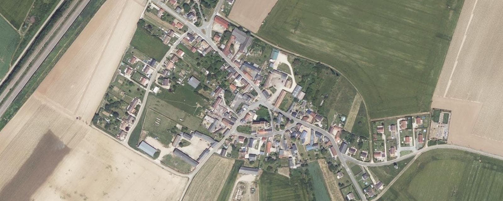 Vue aérienne de Santeuil (Eure-et-Loir)