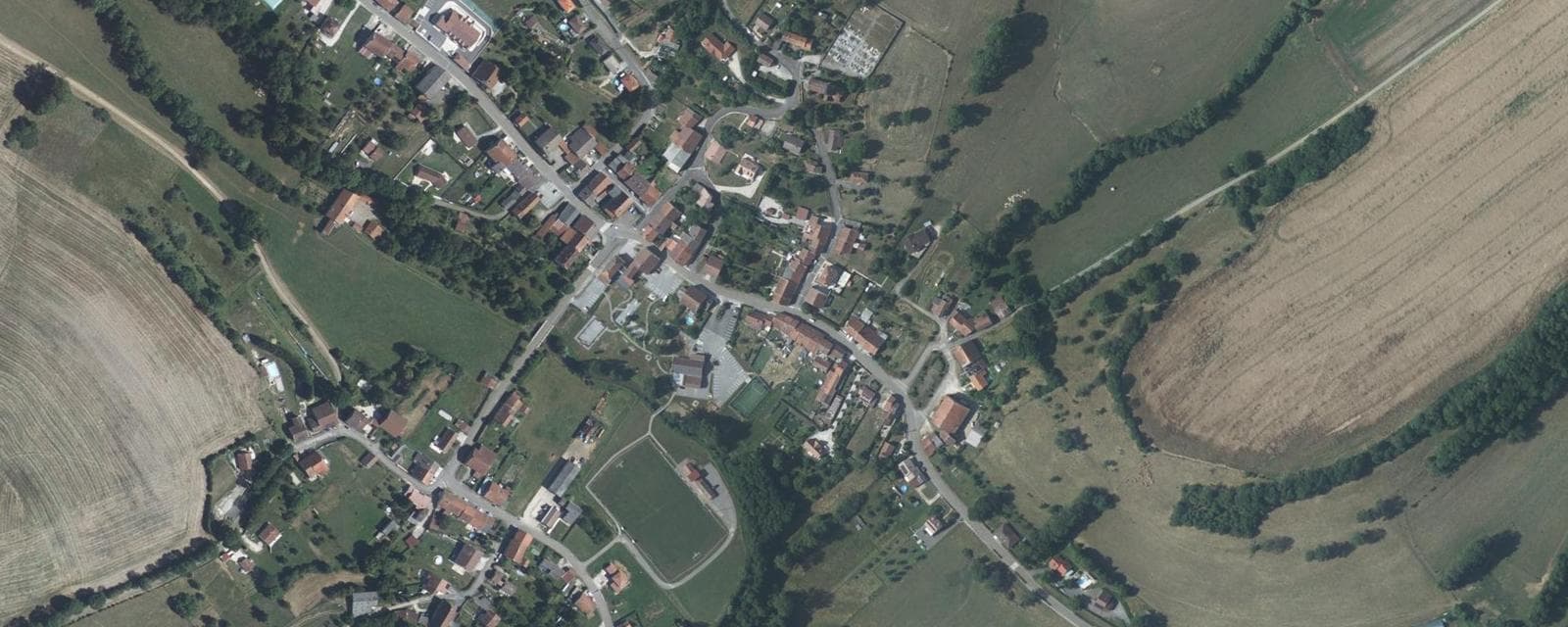Vue aérienne de Sarrey (Haute-Marne)