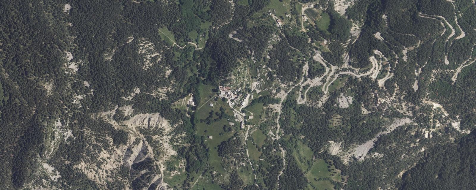 Vue aérienne de Sauze (Alpes-Maritimes)